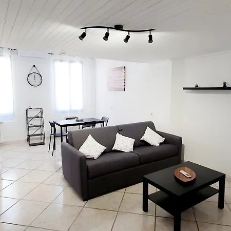 Apartment Vue Mer A 10min Plage & Calanque & Tout Equipe